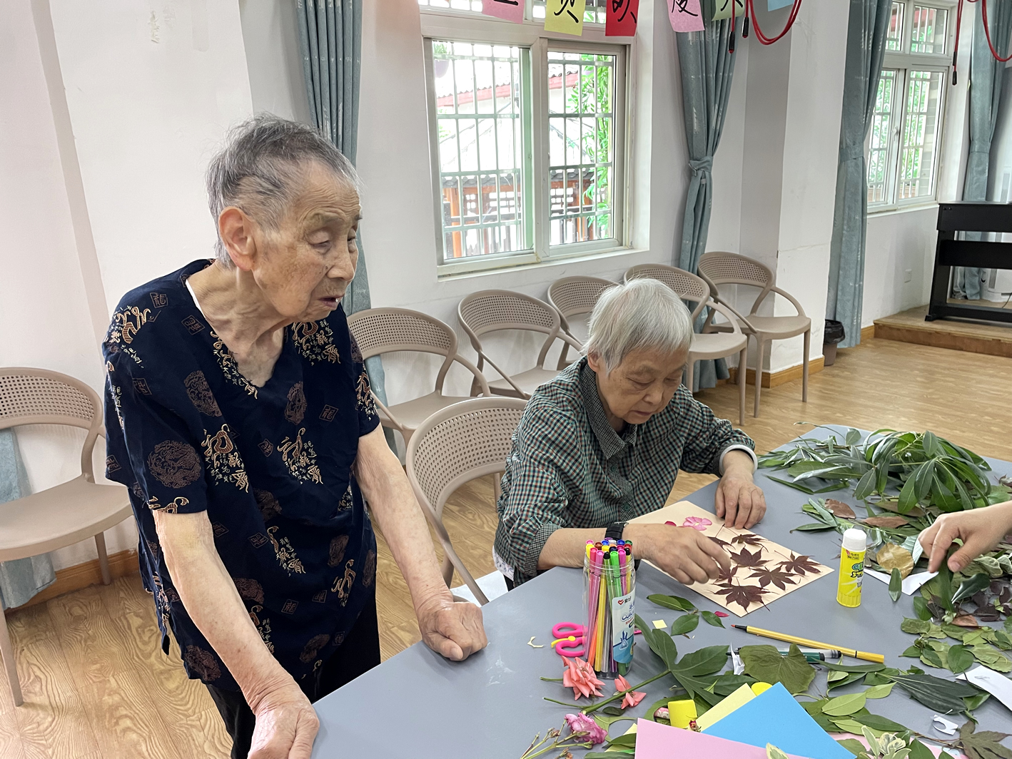 ���味手工 树叶贴画